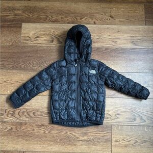 The North Face toddler boy Thermoball jacket 2T